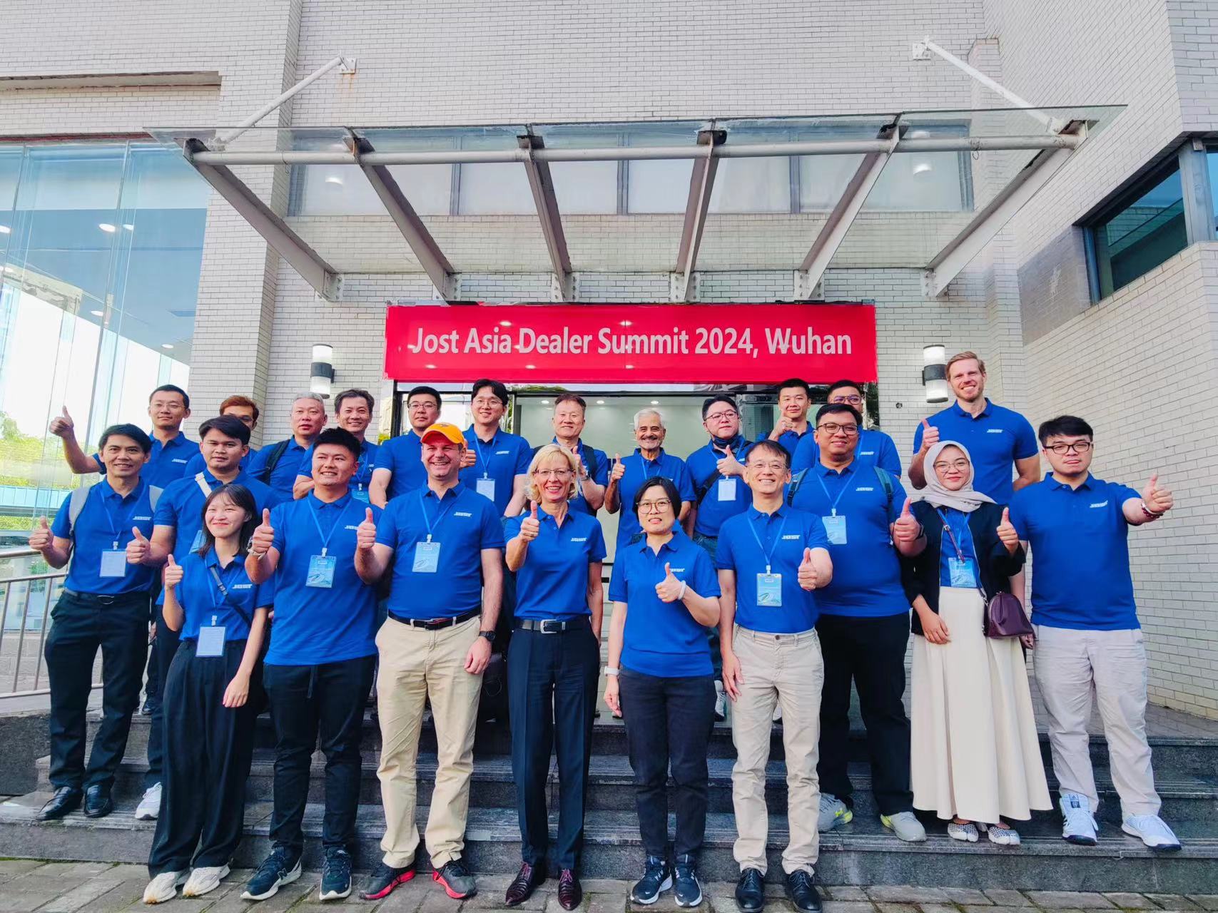 合照-调整.jpg 合照-调整.jpg